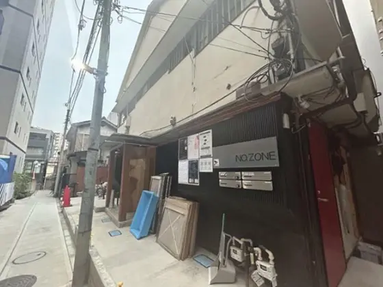 四谷三丁目の美容室・理容室居抜きの外観