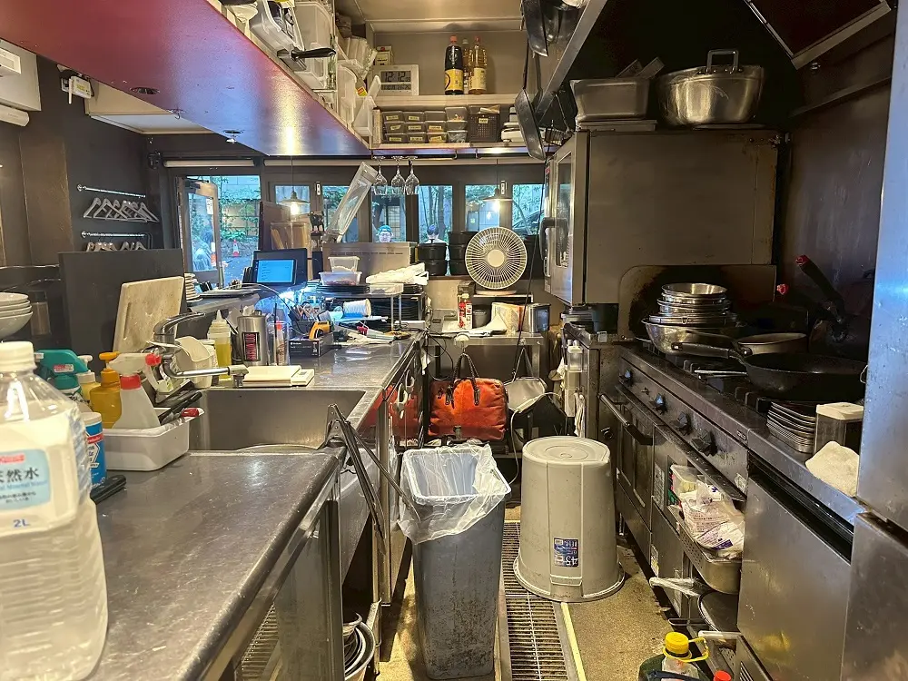 恵比寿の居抜き店舗の厨房