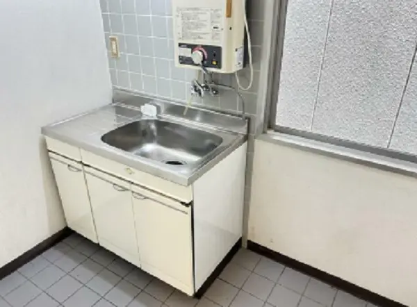 久米川のスケルトン物件の厨房