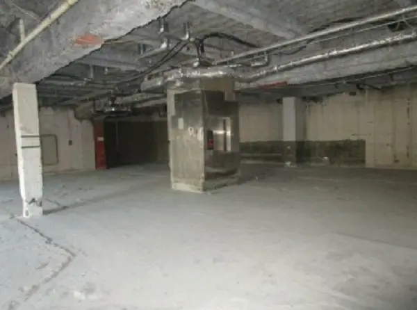 貸店舗(スケルトン)の内装