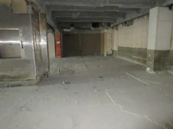 相模原のスケルトン店舗物件の内装