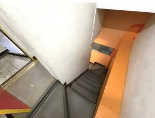 貸店舗(事務所仕様)の共用部