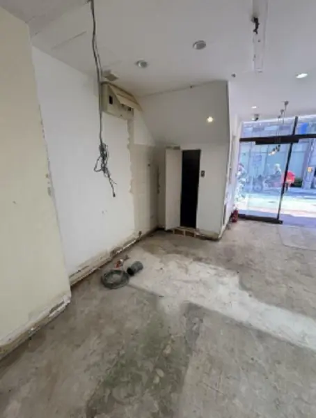 武蔵新城の事務所仕様店舗物件の内装