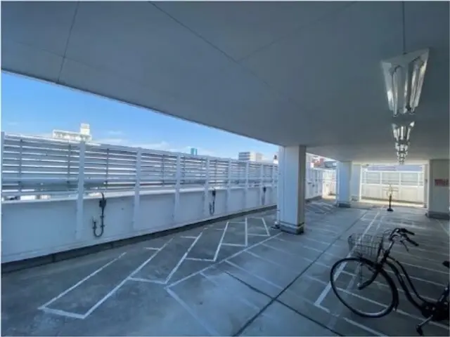 東十条のスケルトン物件の共用部