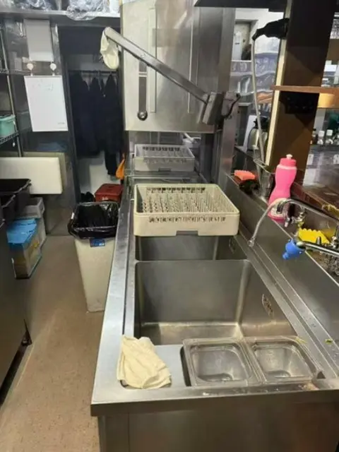 元町・中華街の焼肉屋居抜きの厨房