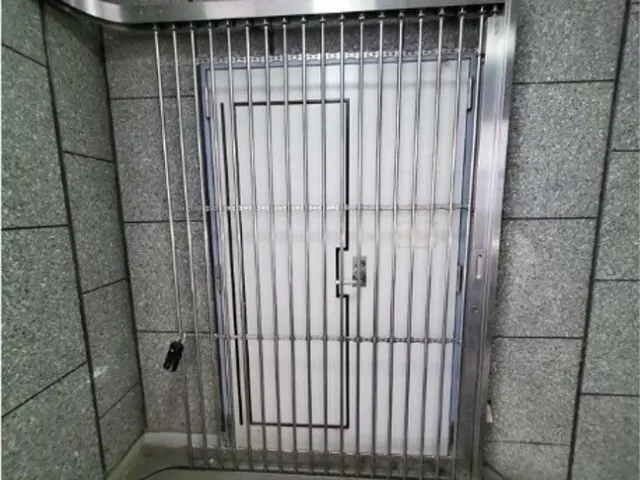 貸店舗(事務所仕様)の入口