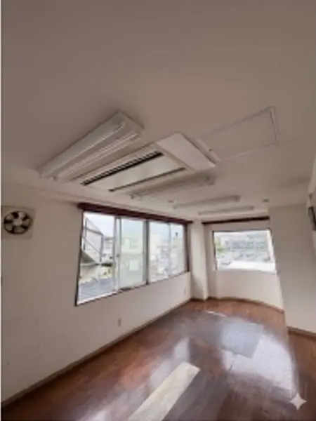 貸店舗(事務所仕様)の内装