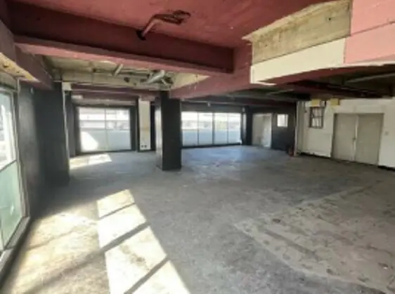 貸店舗(スケルトン)の内装