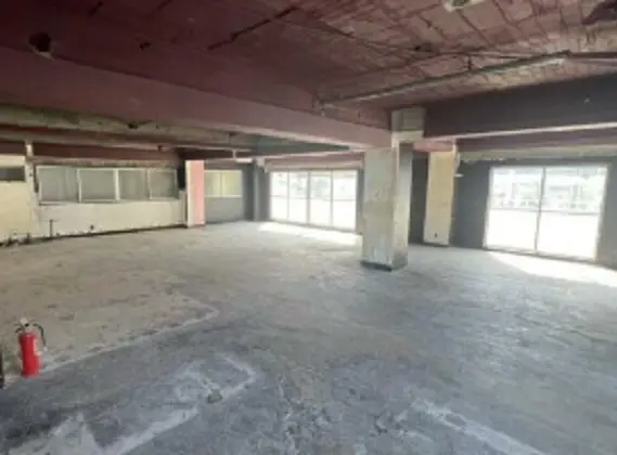 貸店舗(スケルトン)の内装