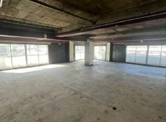 貸店舗(スケルトン)の内装