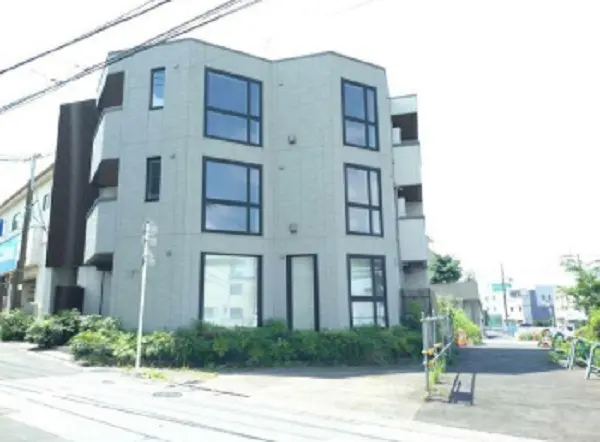 柿生のスケルトン物件の外観