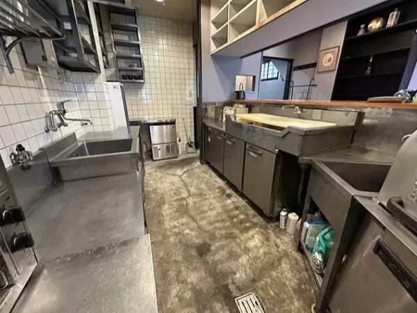 和食の居抜き物件の厨房