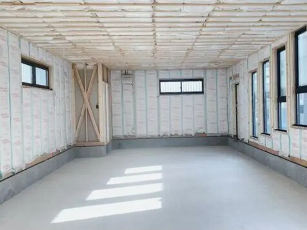 貸店舗(スケルトン)の内装