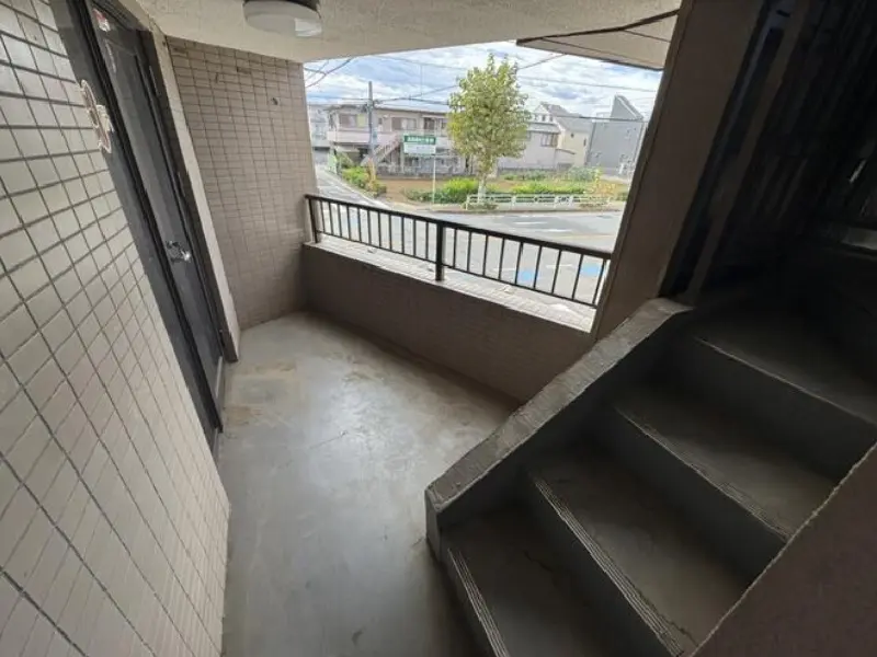 砂川七番の事務所仕様店舗物件の内装