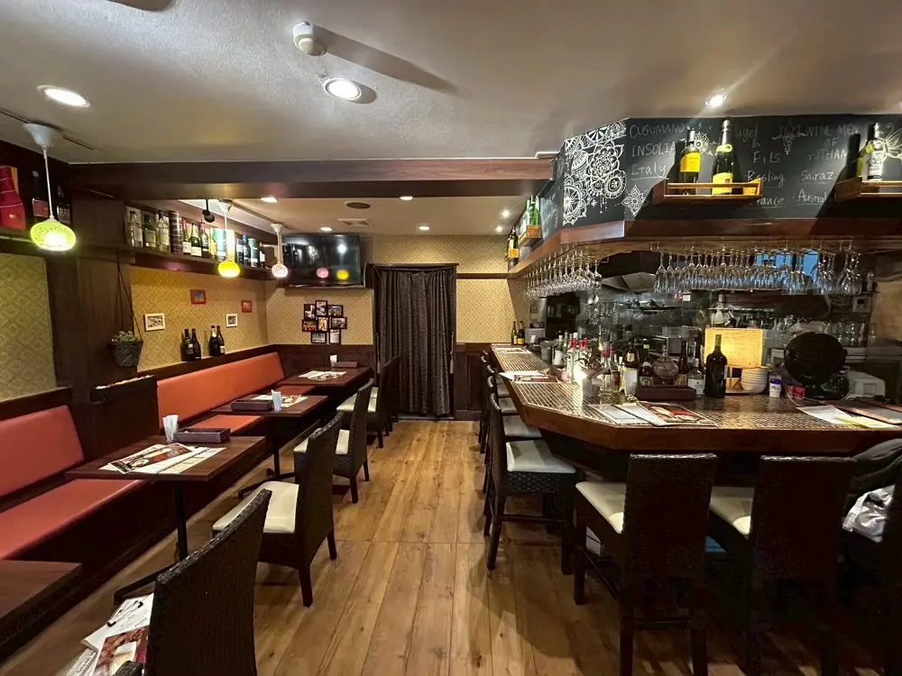 ビストロ・洋食の居抜き物件のテーブル