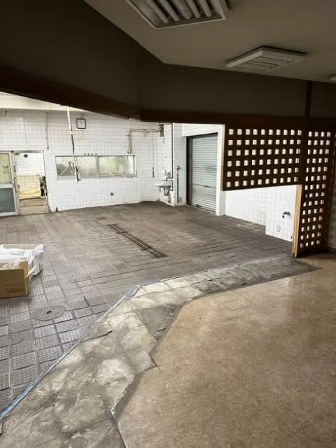 大森海岸のスケルトン物件の内装