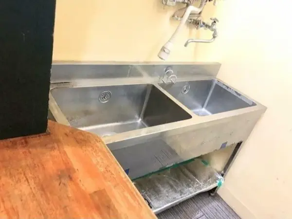 蕨のスナック・パブ居抜きの厨房