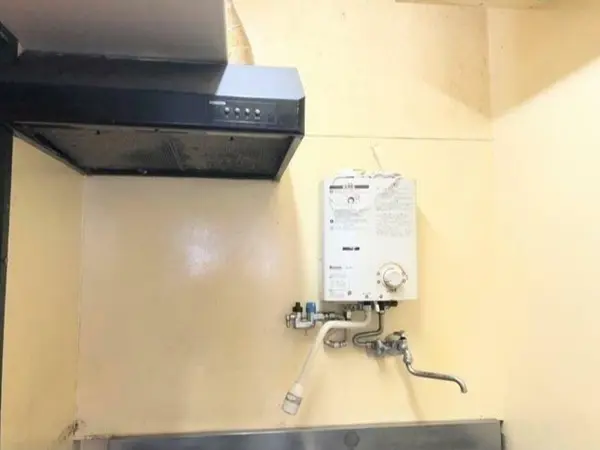 蕨のスナック・パブ居抜きの厨房