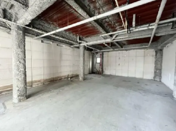 貸店舗(スケルトン)の内装