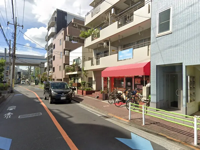 雑色のインド・ネパール料理居抜きの外観