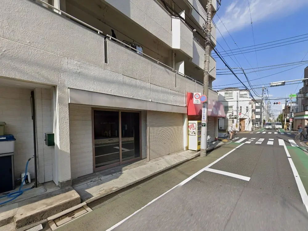 志村三丁目のスケルトン店舗物件の外観