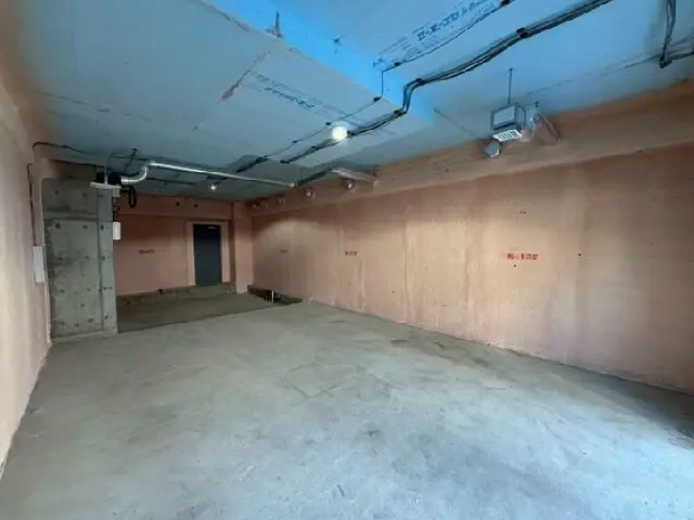 貸店舗(スケルトン)の内装