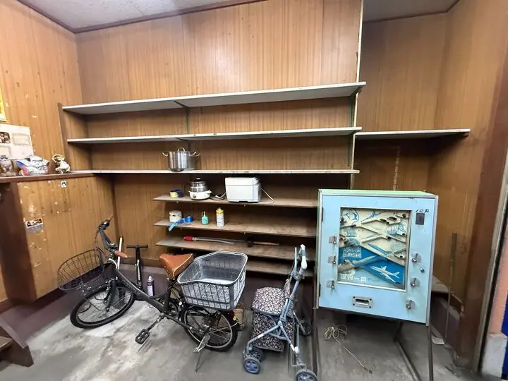 元住吉のスケルトン店舗物件の内装