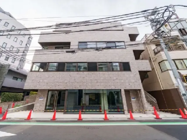 広尾のスケルトン店舗物件の外観