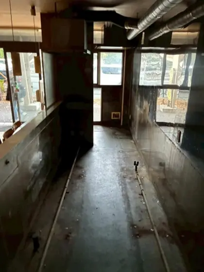 定食屋の居抜き物件の厨房