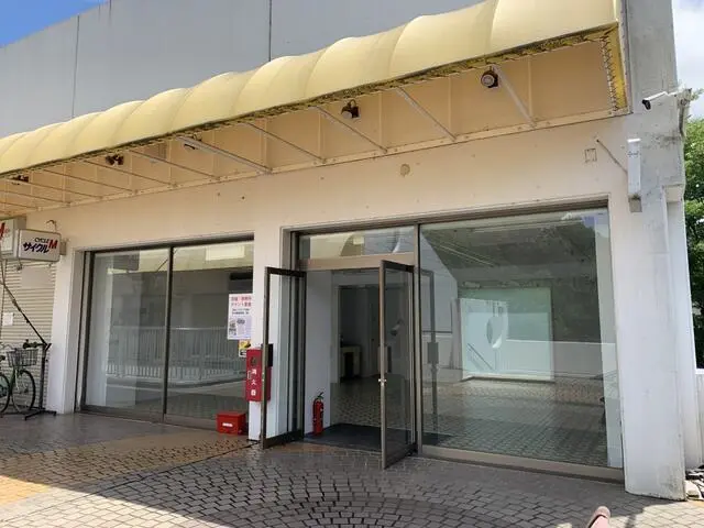 新百合ヶ丘の居抜き店舗の外観