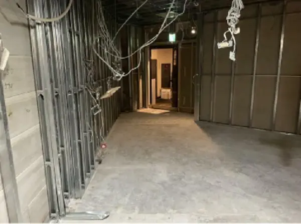 古淵のスケルトン物件の内装