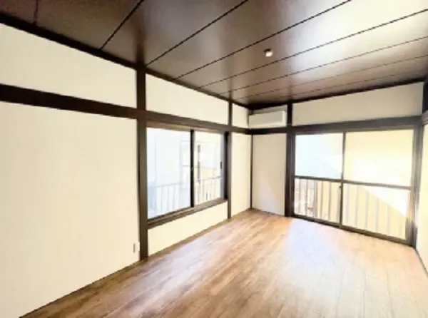 貸店舗(事務所仕様)の内装