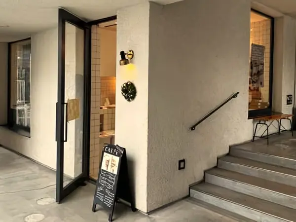 ケーキ屋の居抜き物件のエントランス