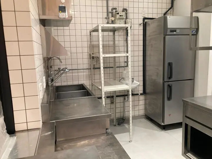 下北沢のケーキ屋居抜きの厨房