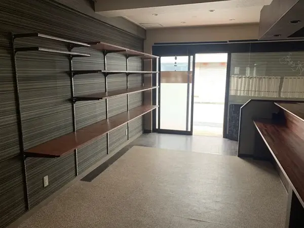 大神宮下のカフェ・喫茶店居抜きの内装