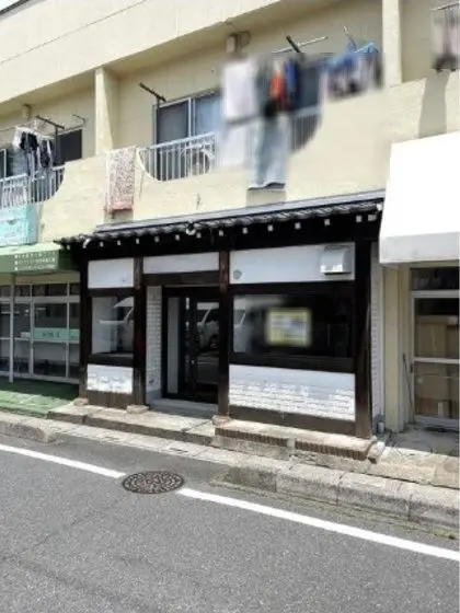 谷塚の事務所仕様店舗物件の外観