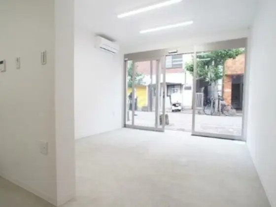 平和島のスケルトン物件の内装