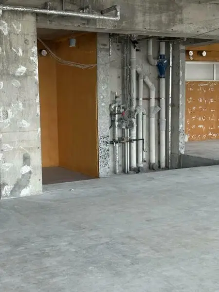 貸店舗(スケルトン)の内装