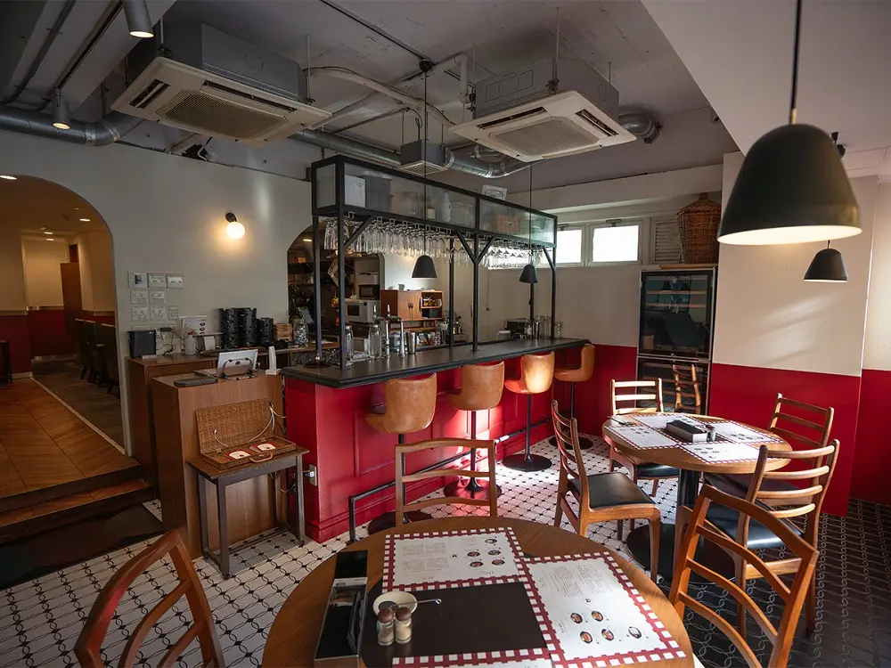 ビストロ・洋食の居抜き物件の内装