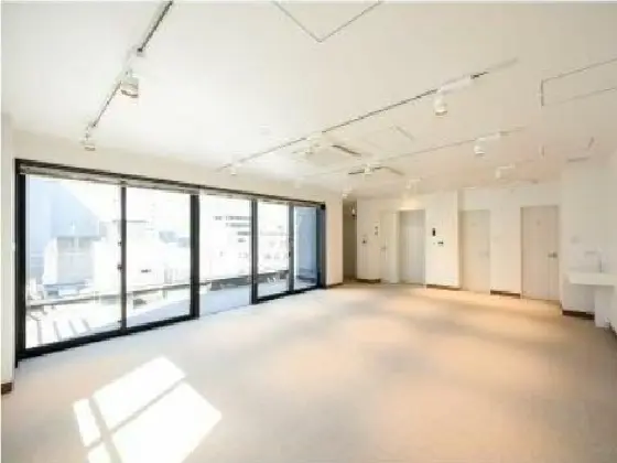 虎ノ門ヒルズの事務所仕様店舗物件の内装