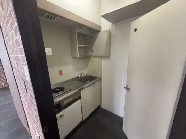 柴崎体育館の事務所仕様物件の内装