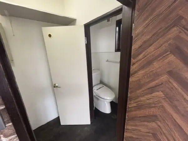 柴崎体育館の事務所仕様物件の内装