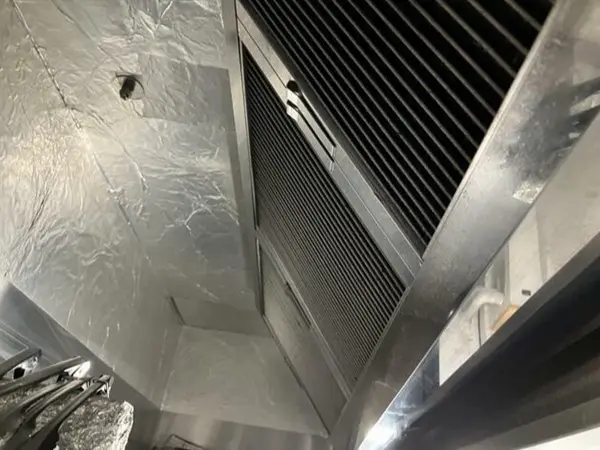 国立のビストロ・洋食居抜きの厨房