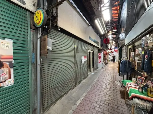 白楽のスケルトン物件のエントランス