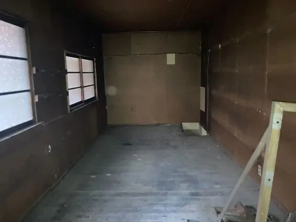 貸店舗(スケルトン)の内装