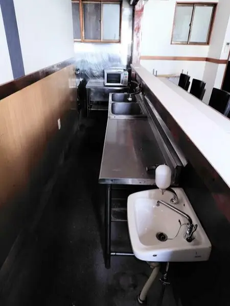 居酒屋の居抜き物件の厨房