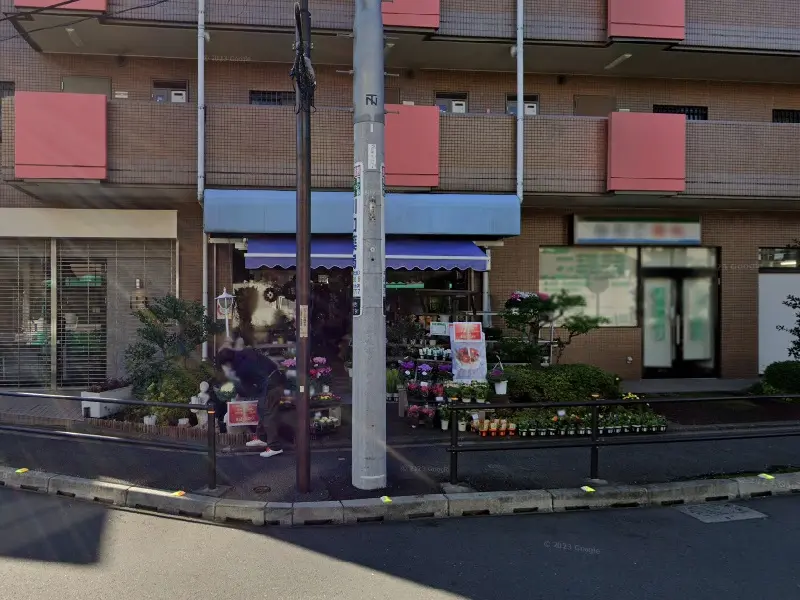 武蔵野台のスケルトン物件のエントランス