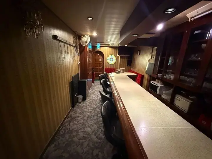 スナック・パブの居抜き物件の内装