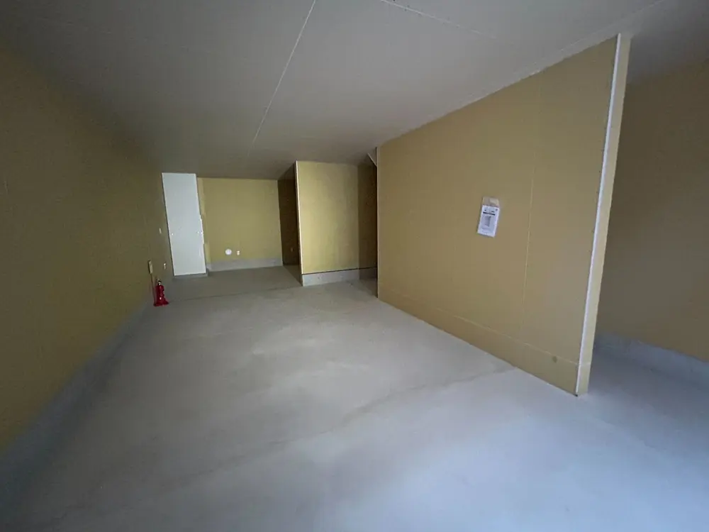 貸店舗(スケルトン)の内装