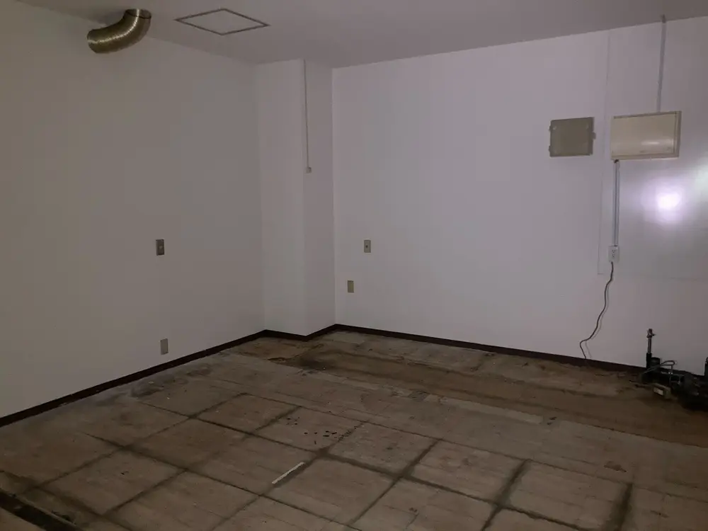 三ツ境のスケルトン店舗物件の内装